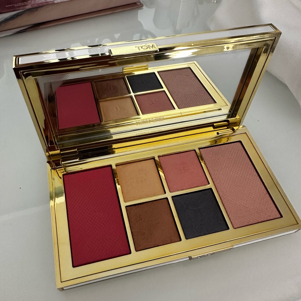 Tom Ford Winter 2018 Eye and Cheek Palette